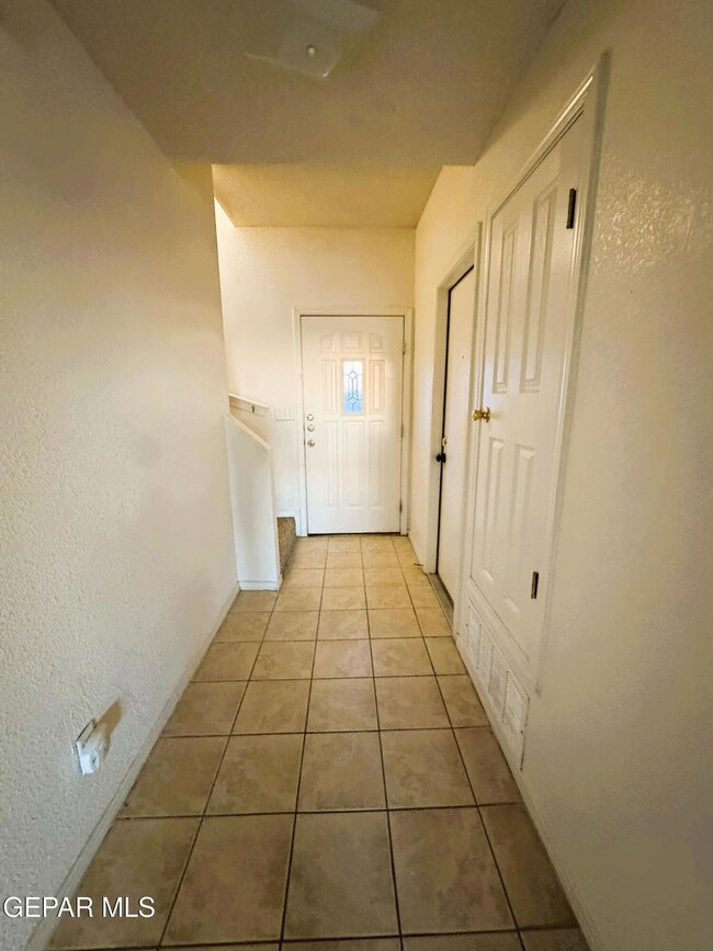 5913 Cielo de Oro Place unit A, El Paso, TX 79924 - photo 4