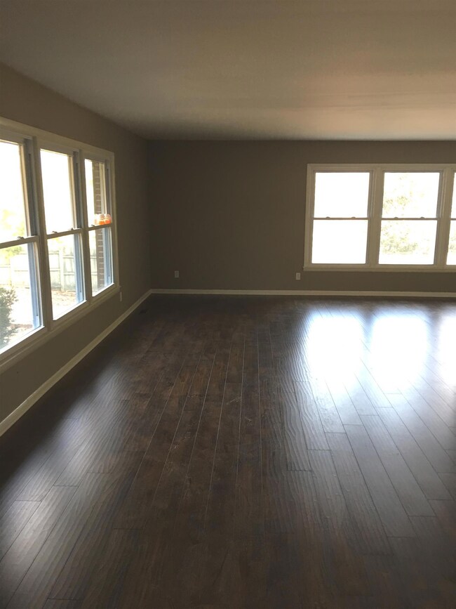 303 Oakdale St, Manchester, TN 37355 - photo 6