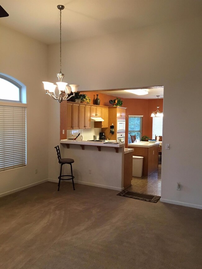 6798 E Michigan Ave, Fresno, CA 93727 - photo 2