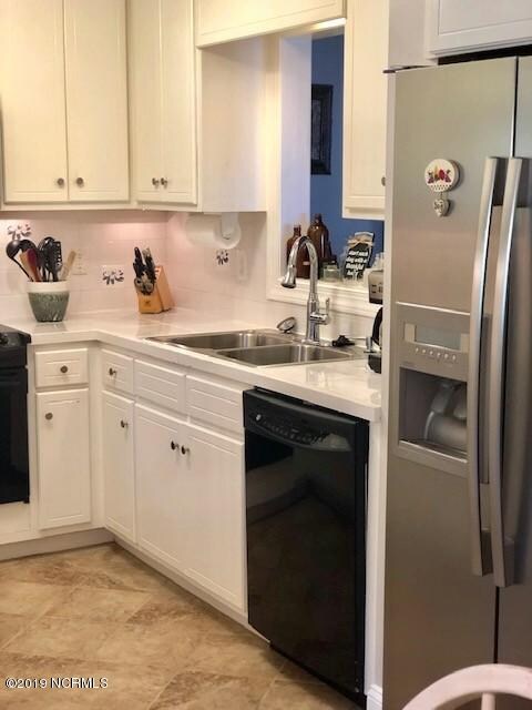 101 Harper Farm kitchen 4pg