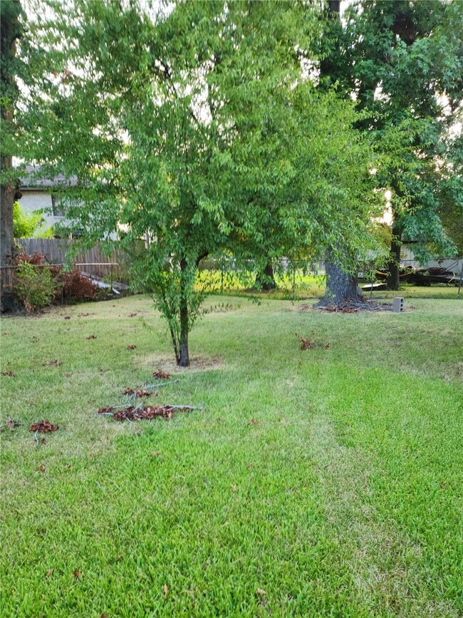 9225 Sandra St, Houston, TX 77016 - photo 7