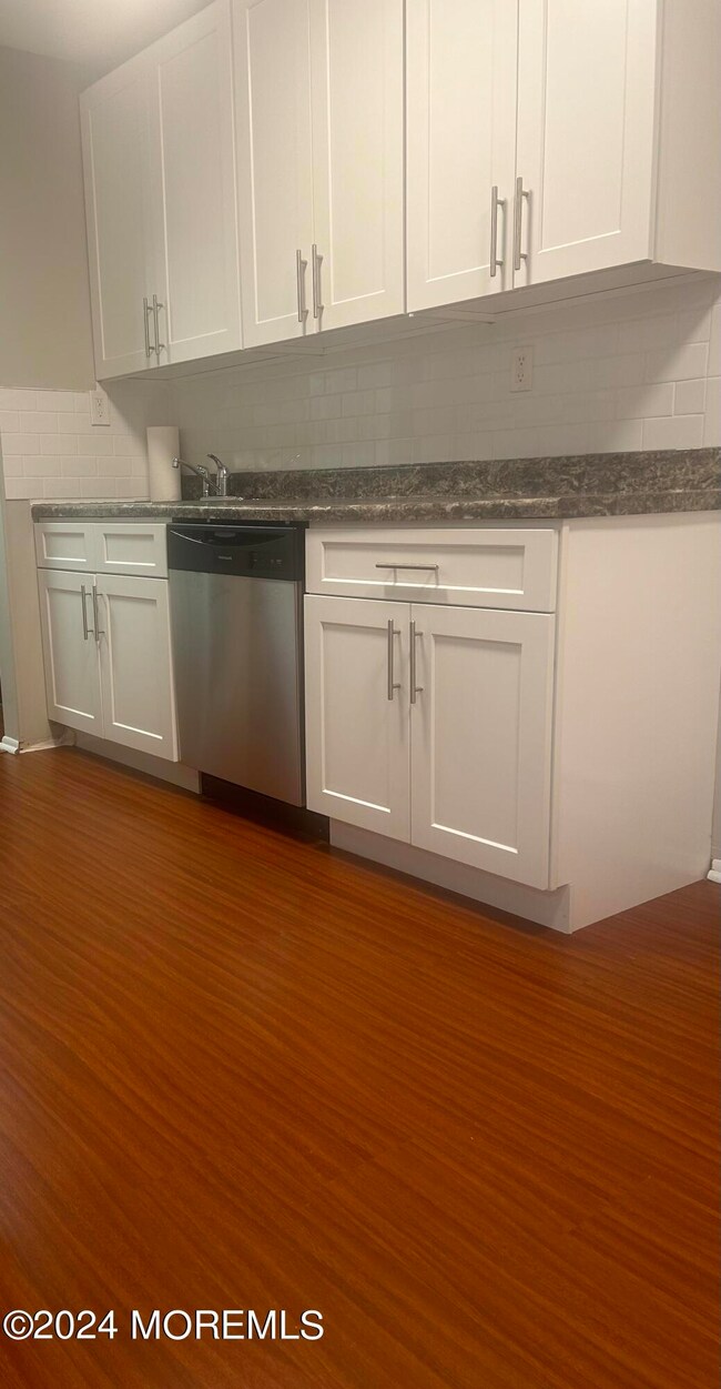 40 Meadow Green Cir unit C, Manalapan, NJ 07726 - photo 3