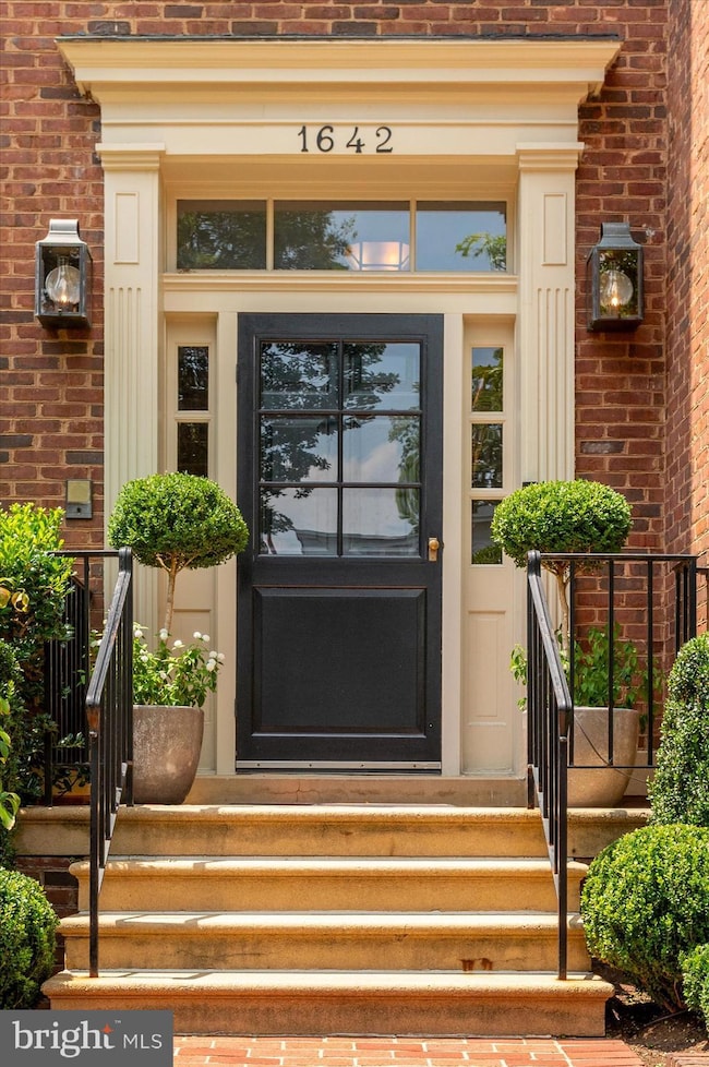 1642 35th St NW, Washington, DC 20007 - photo 2