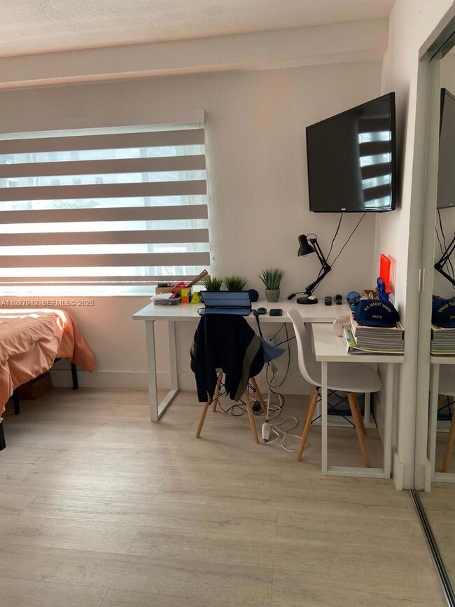 677 NE 24th St unit 602, Miami, FL 33137 - photo 4