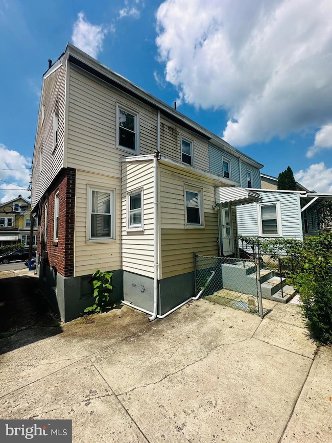 656 Rutherford Ave, Trenton, NJ 08618 - photo 3