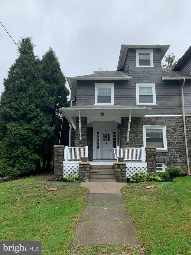 135 Walnut St unit 1ST FLOOR, Jenkintown, PA 19046 - photo 2