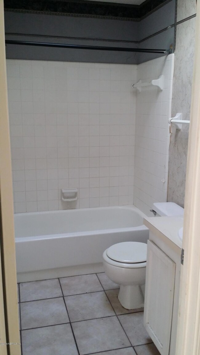 2502 Townsquare Dr, Jacksonville, FL 32216 - photo 2