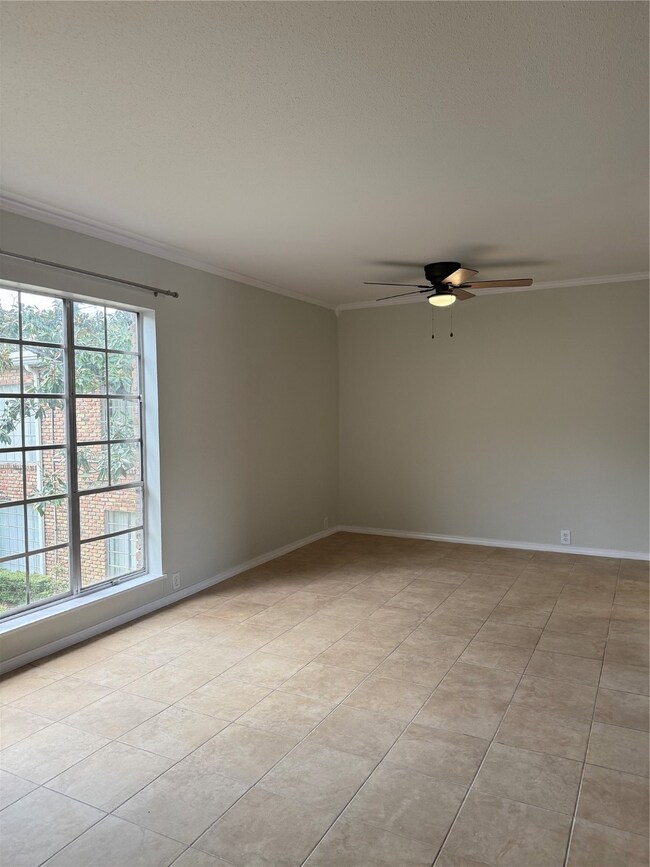 2121 Fountain View Dr unit 40D, Houston, TX 77057 - photo 4