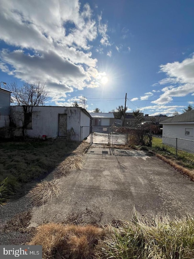 701 W Washington St unit A, Hagerstown, MD 21740 - photo 4