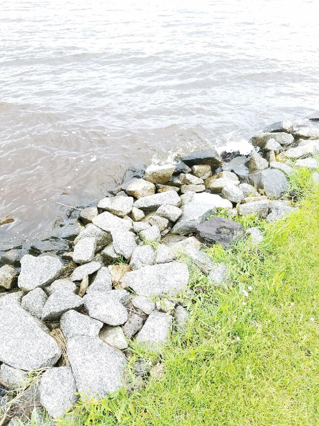 Great Waterfront Lot