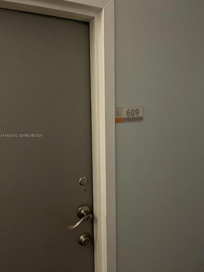 2020 NE 135th St unit 609, North Miami, FL 33181 - photo 3