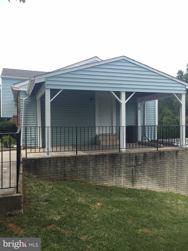 9608 Teakwood Dr, Upper Marlboro, MD 20774 - photo 4