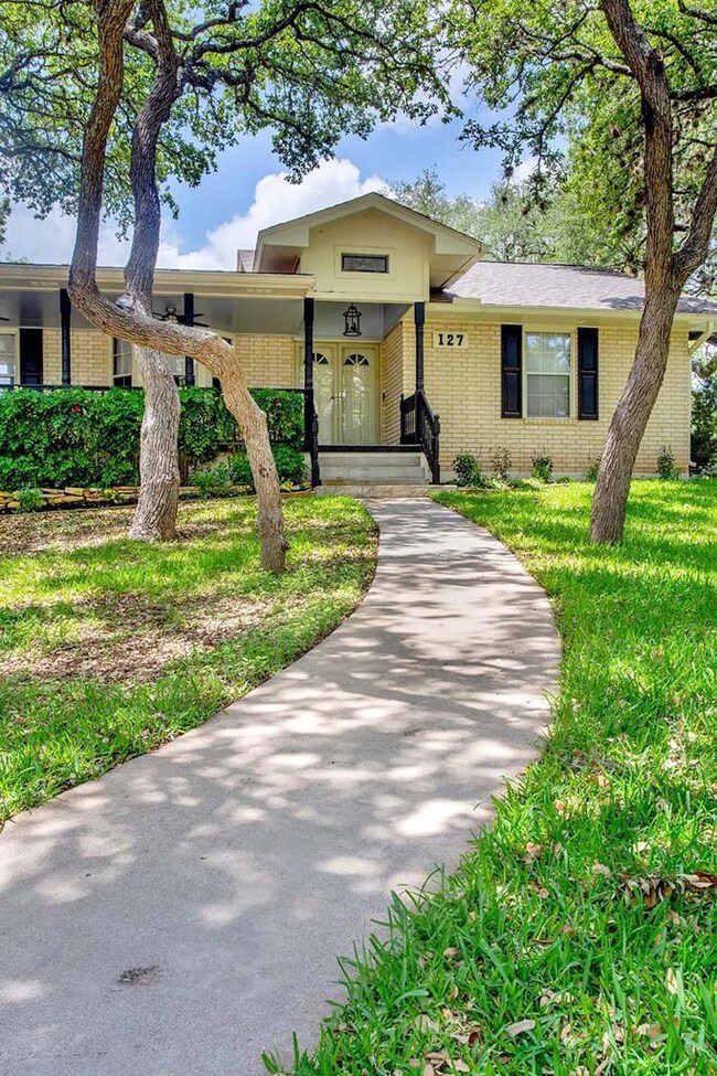 127 Tanglewood Dr, Fredericksburg, TX 78624 - photo 3