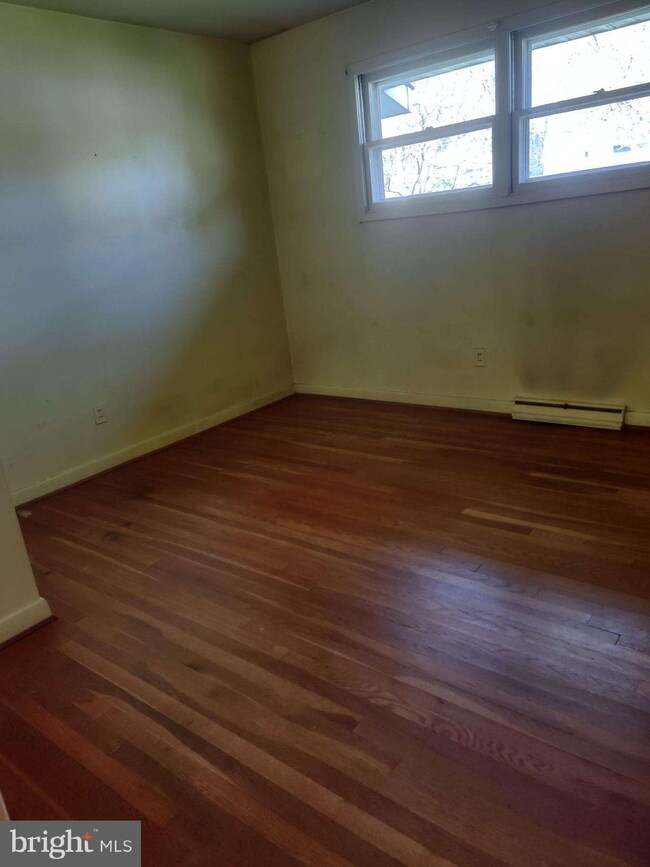 6726 Duke Dr, Alexandria, VA 22307 - photo 7