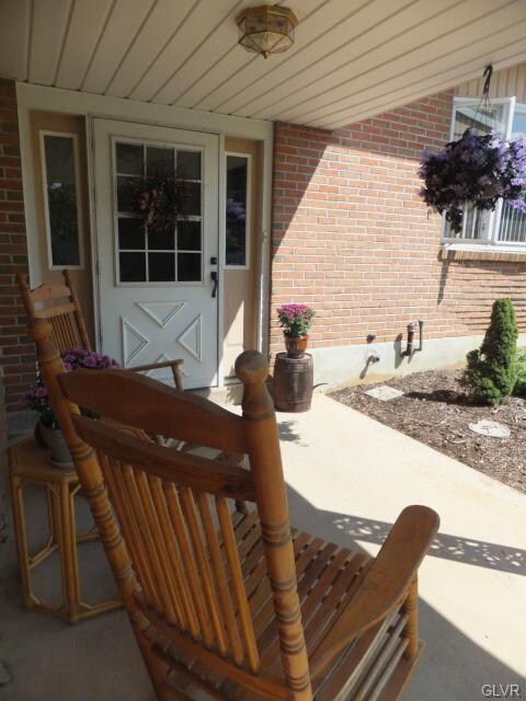 752 James Dr, Nazareth, PA 18064 - photo 5