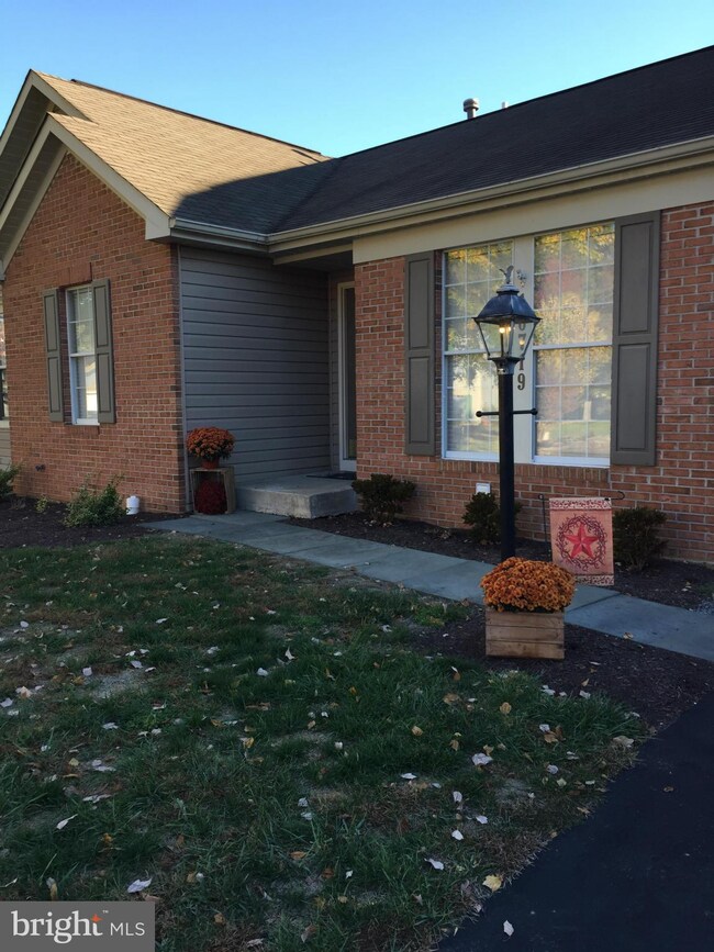 10719 Timothy Dr, Williamsport, MD 21795 - photo 2