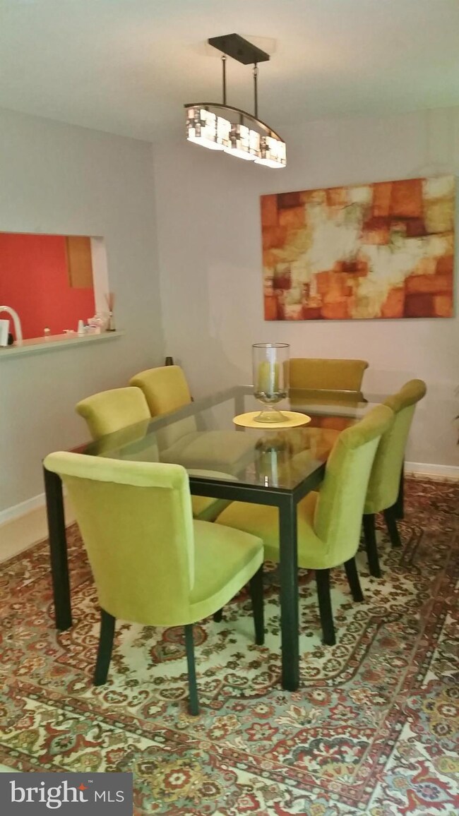 10452 Parthenon Ct, Bethesda, MD 20817 - photo 5