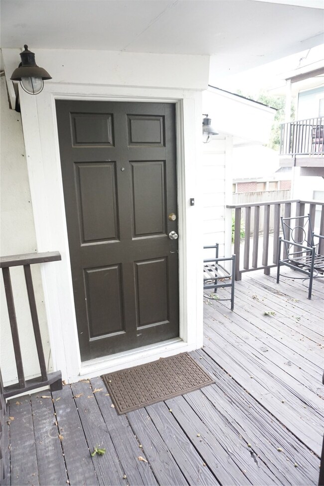 1906 Ridgewood St unit Garage, Houston, TX 77006 - photo 2