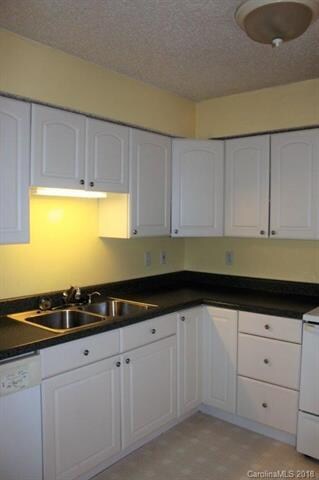 1031 Churchill Downs Ct, Charlotte, NC 28211 - photo 3