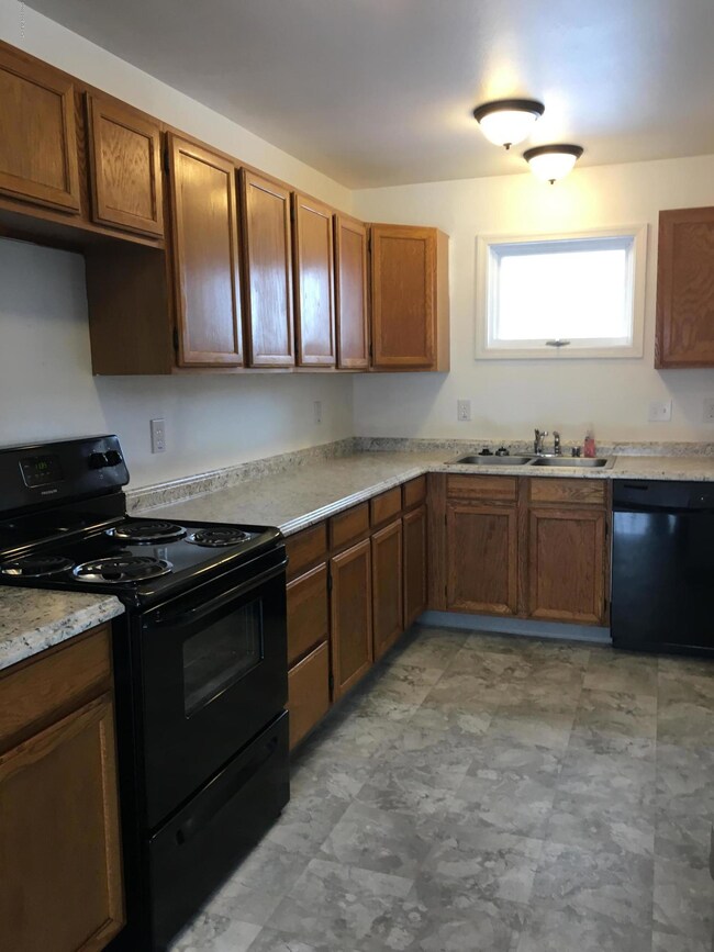 6142 Doil Cir, Anchorage, AK 99507 - photo 6