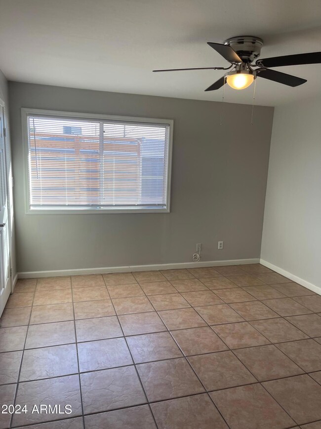 909 S Priest Dr unit 2, Tempe, AZ 85281 - photo 6