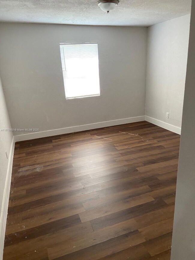 5311 NE 10th Ave, Pompano Beach, FL 33064 - photo 7