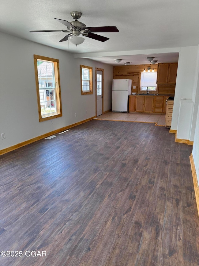 204 E 18th St, Baxter Springs, KS 66713 - photo 2