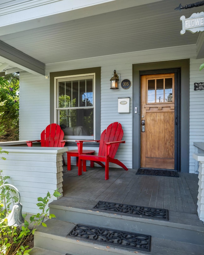 305 NW Columbia St, Bend, OR 97701 - photo 5