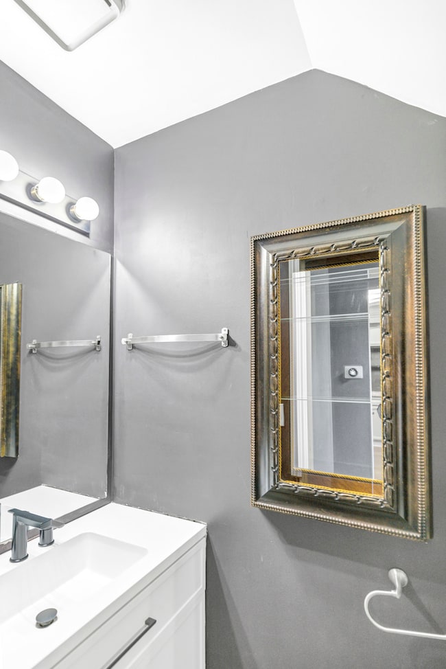 1941 Quaker Hollow Ln unit 11, Streamwood, IL 60107 - photo 7