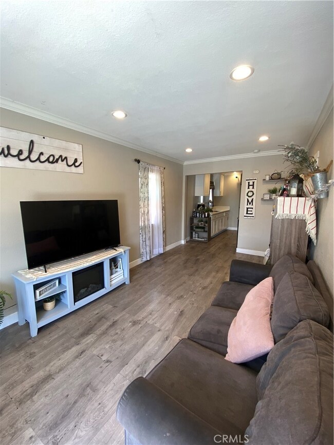 837 W Spruce St, Compton, CA 90220 - photo 6