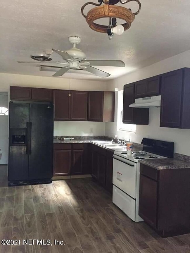 6838 Medellin Ct, Jacksonville, FL 32210 - photo 6