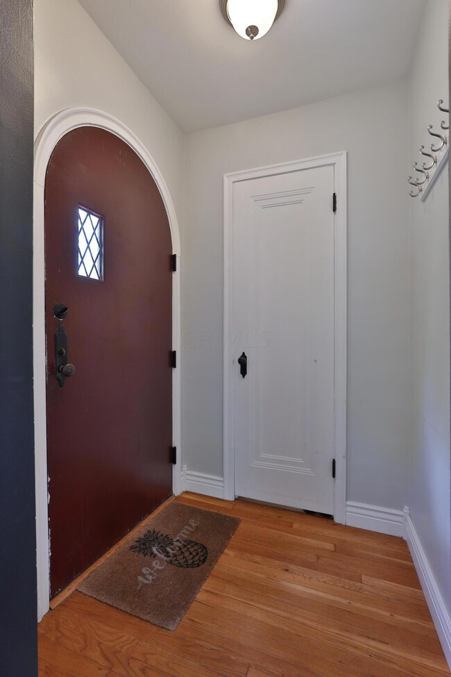 1011 S Roosevelt Ave, Columbus, OH 43209 - photo 2