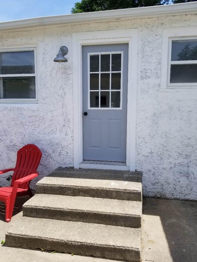 407 S Jackson St, Auburn, IN 46706 - photo 3