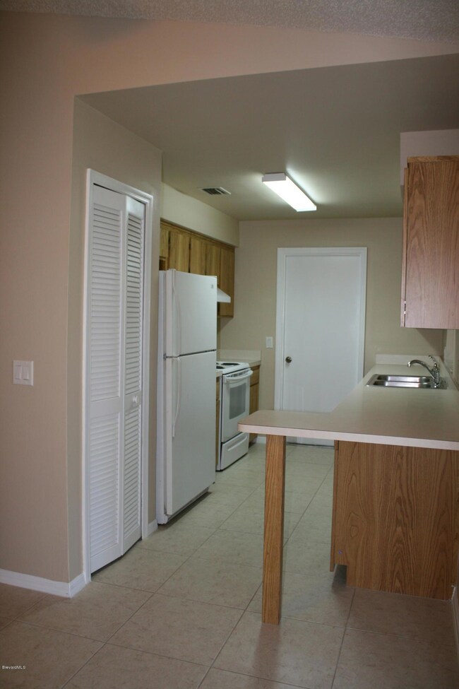Galley kitchen 1
