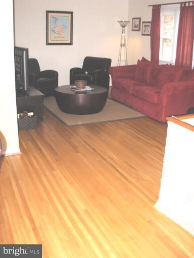 6608 Holford Ln, Springfield, VA 22152 - photo 7