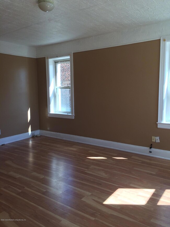 305 Norway Ave, Staten Island, NY 10305 - photo 6