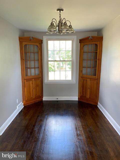 8427 Water Oak Rd, Parkville, MD 21234 - photo 5