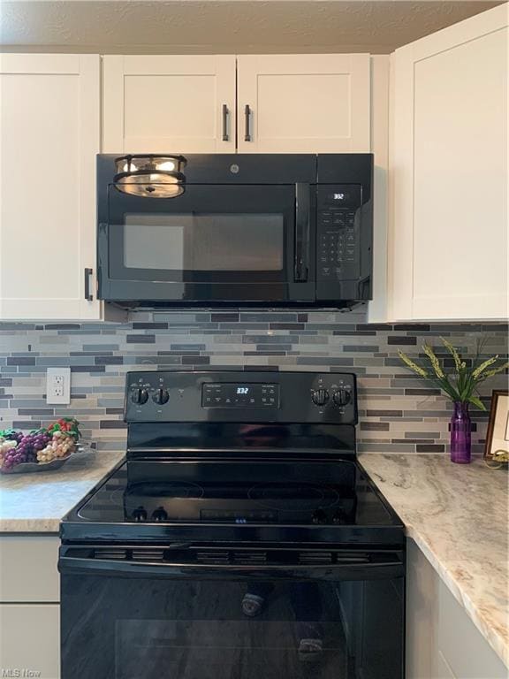 GE Appliances, wood cabinetry w hardware