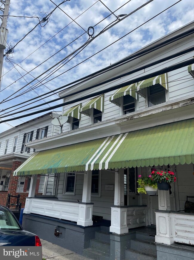 131 S 3rd St, Saint Clair, PA 17970 - photo 3