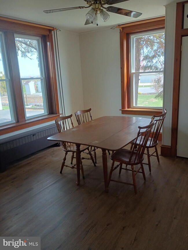 995 W Main St unit 1, New Holland, PA 17557 - photo 3