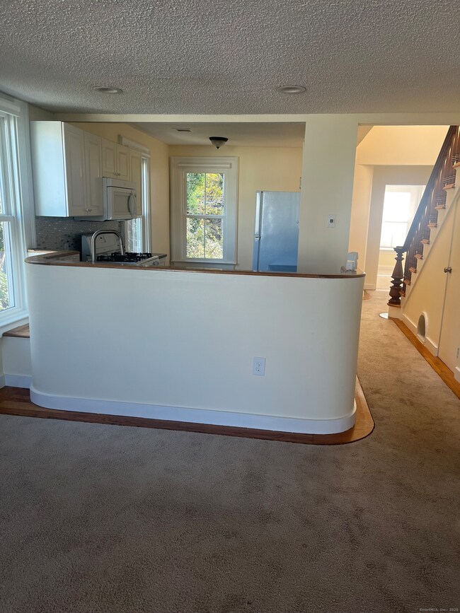 896 Quinnipiac Ave unit 3, New Haven, CT 06513 - photo 4