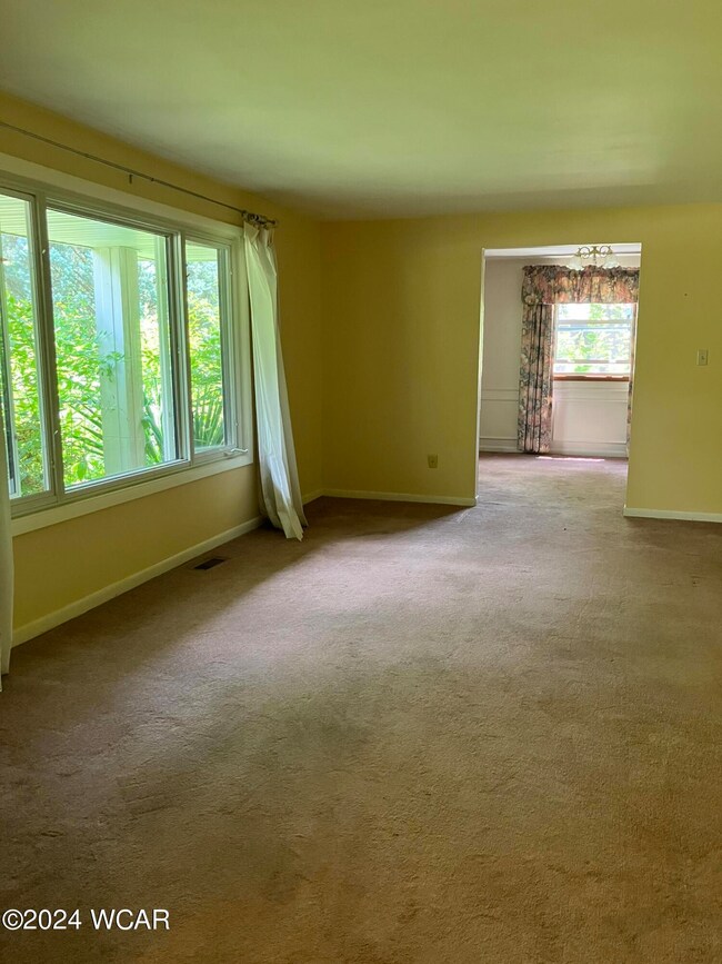 3552 Redbud Ln, Lima, OH 45806 - photo 2