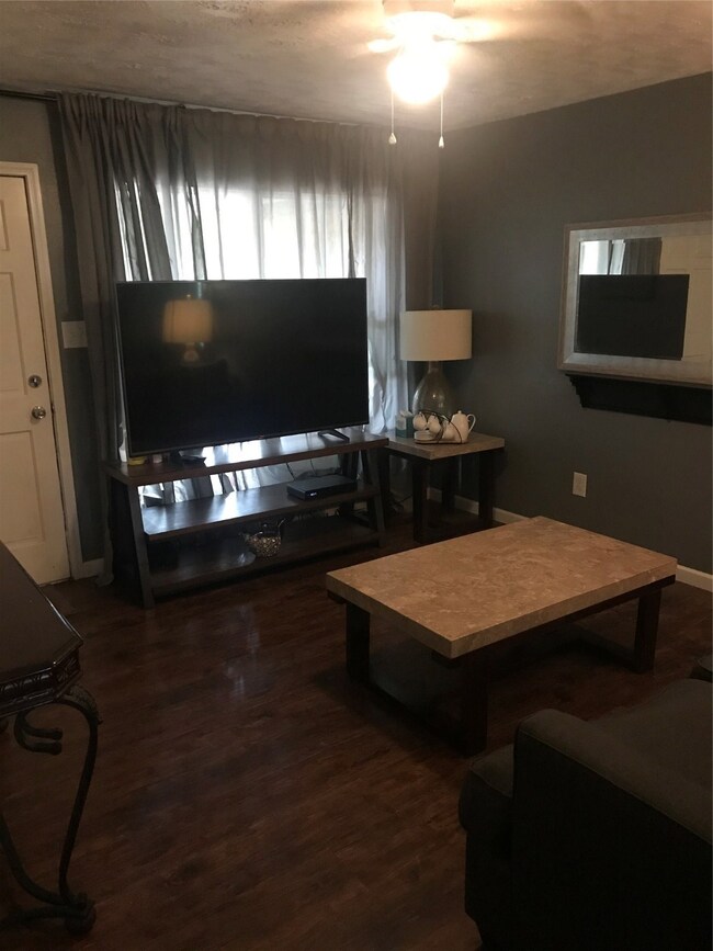 8531 Observatory St, Houston, TX 77088 - photo 5