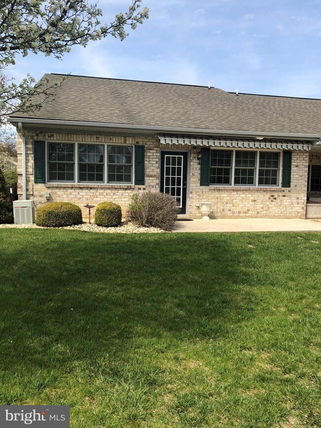 201 Sunbrook Ln unit 63, Hagerstown, MD 21742 - photo 4