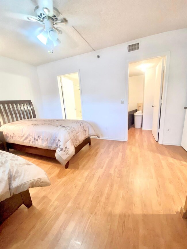 2nd bedroom with En-Suite Bathroom and Walk In Clo