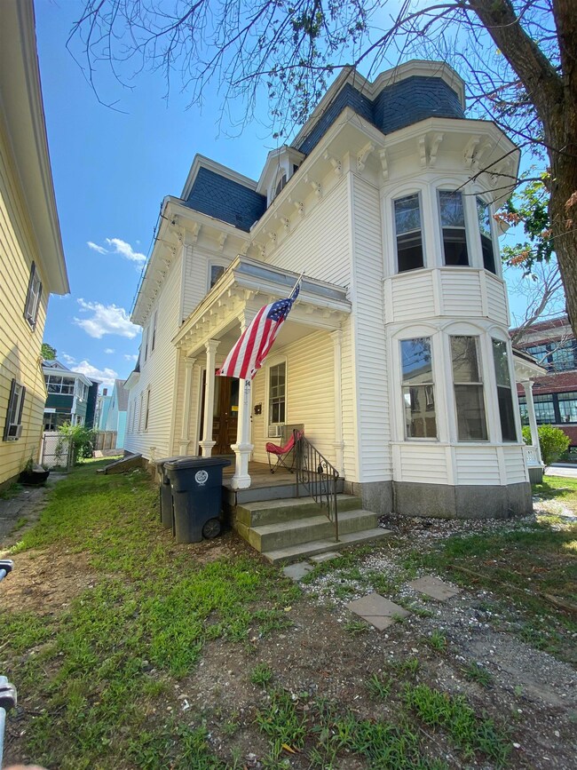 14 Mulberry St, Nashua, NH 03060 - photo 4