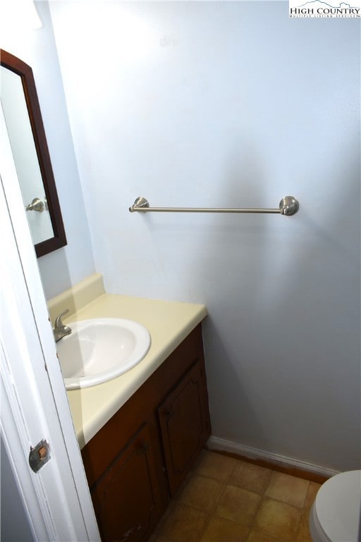 Half bath between living room and kitchen area
