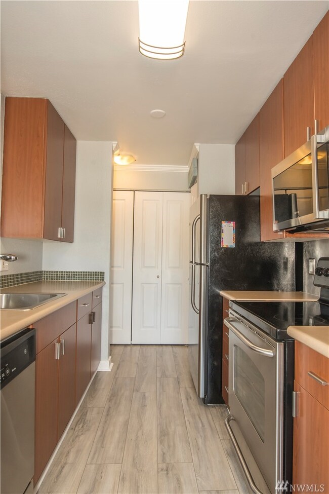 11809 100th Ave NE unit B304, Kirkland, WA 98034 - photo 4