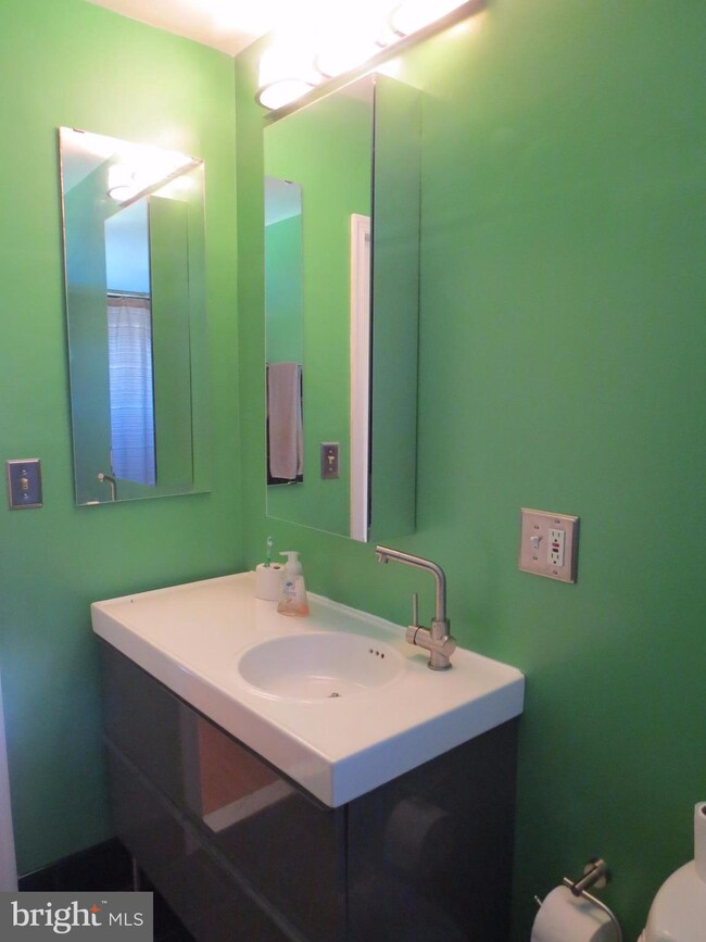 5008 Gateway Terrace, Halethorpe, MD 21227 - photo 6