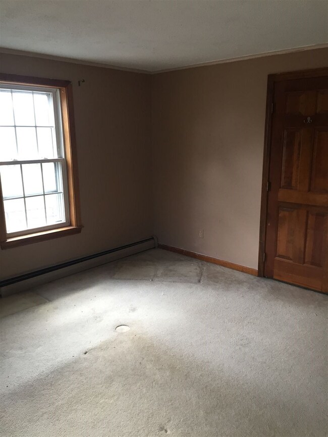 89 Litchfield Rd, Londonderry, NH 03053 - photo 7